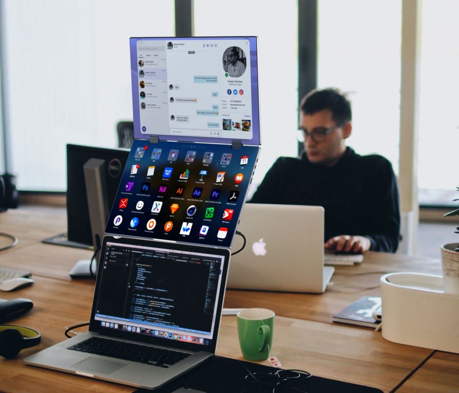 ポータブルデュアルモニター 2 x 15.6インチ 折りたた - Triple Screen Laptop Monitor Foldable のレビューと価格